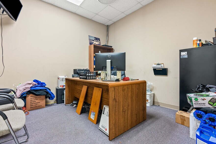 More Photos Of 834-840 Lagoon Business Loop, Montgomery Light Distribution For Lease