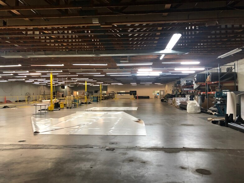 More Photos Of 439 S 3rd Ave, Avondale Manufacturing For Sale