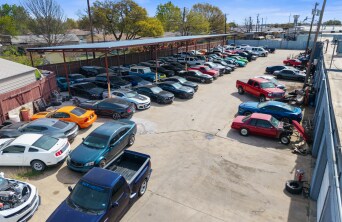 More Photos Of 421 E Walnut St, Garland Warehouse For Sale