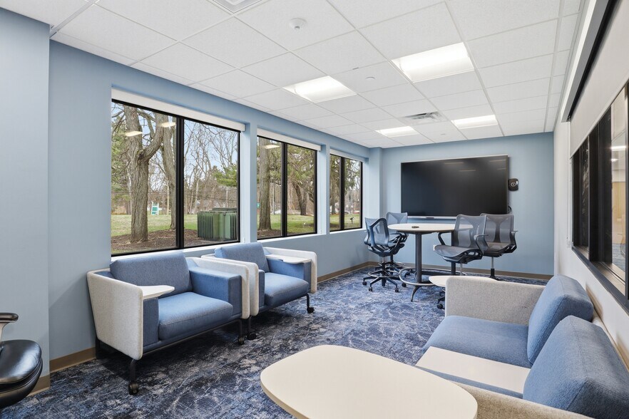 More Photos Of 1000 Pittsford Victor Rd, Pittsford Office For Lease