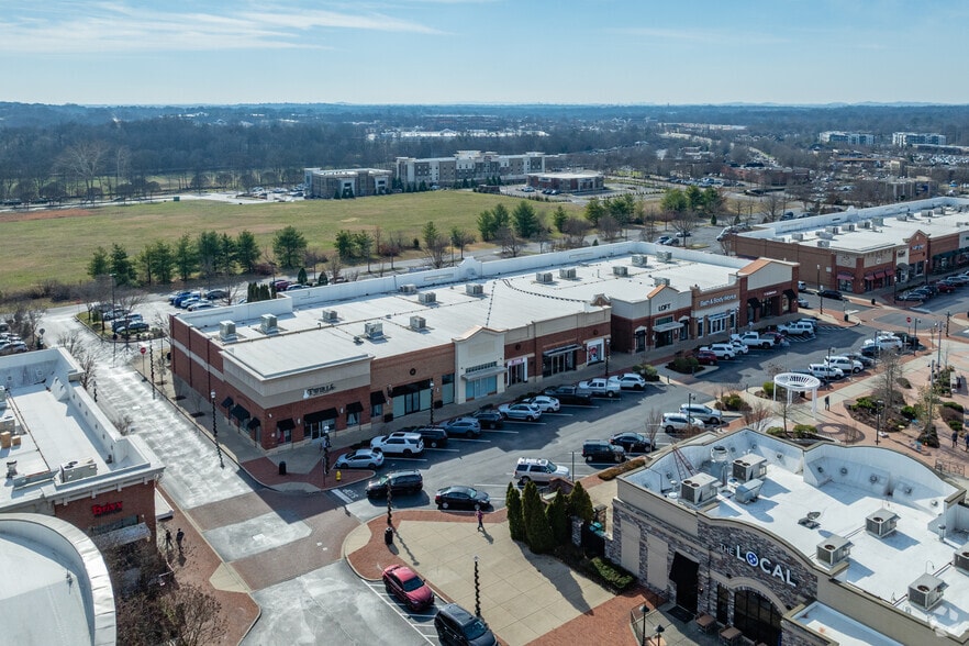 More Photos Of 300 Indian Lake Blvd, Hendersonville Unknown For Lease