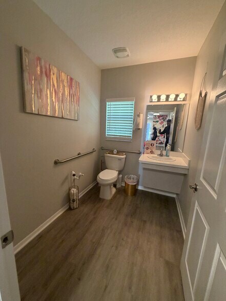 More Photos Of 5807 Argerian Dr, Wesley Chapel Office For Lease