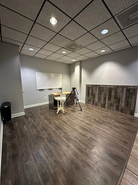 More Photos Of 211 14th St N, Saint Petersburg Light Manufacturing For Lease