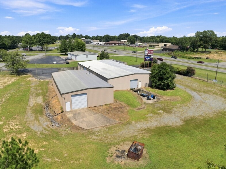 More Photos Of 3267 US Highway 431, Albertville Showroom For Sale