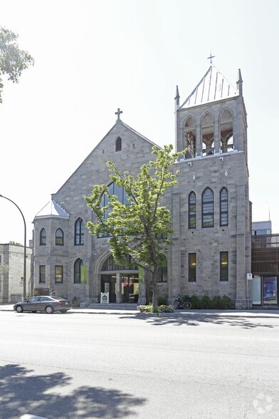 More Photos Of 3988 Saint-Denis, Montréal Health Club For Sale