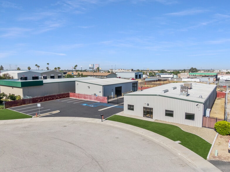 More Photos Of 138 Coremark Ct, Bakersfield Service For Lease