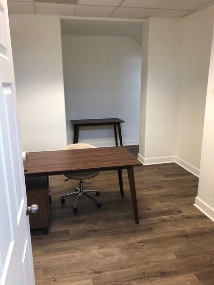 More Photos Of 501 Main St, Klamath Falls Storefront Retail Office For Lease