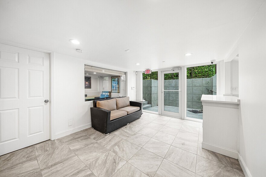 More Photos Of 112 SE 10th St, Delray Beach Office Residential For Sale