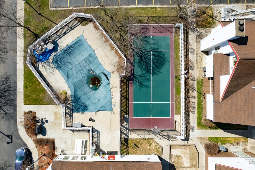 More Photos Of 4919 Lima Rd, Fort Wayne Hotel For Sale