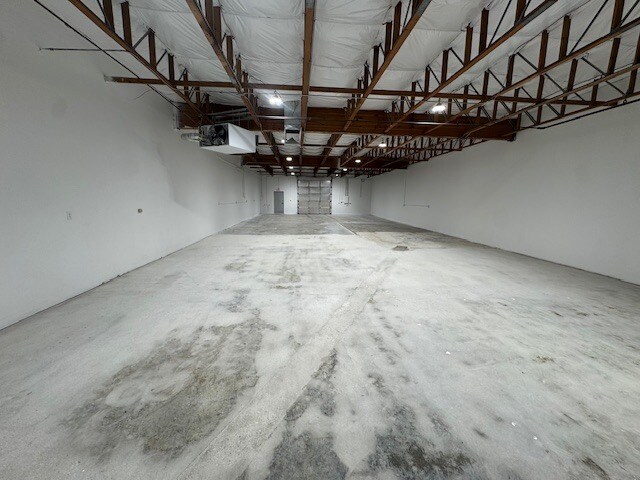 More Photos Of 545-565 Billinis Rd, Salt Lake City Light Manufacturing For Lease