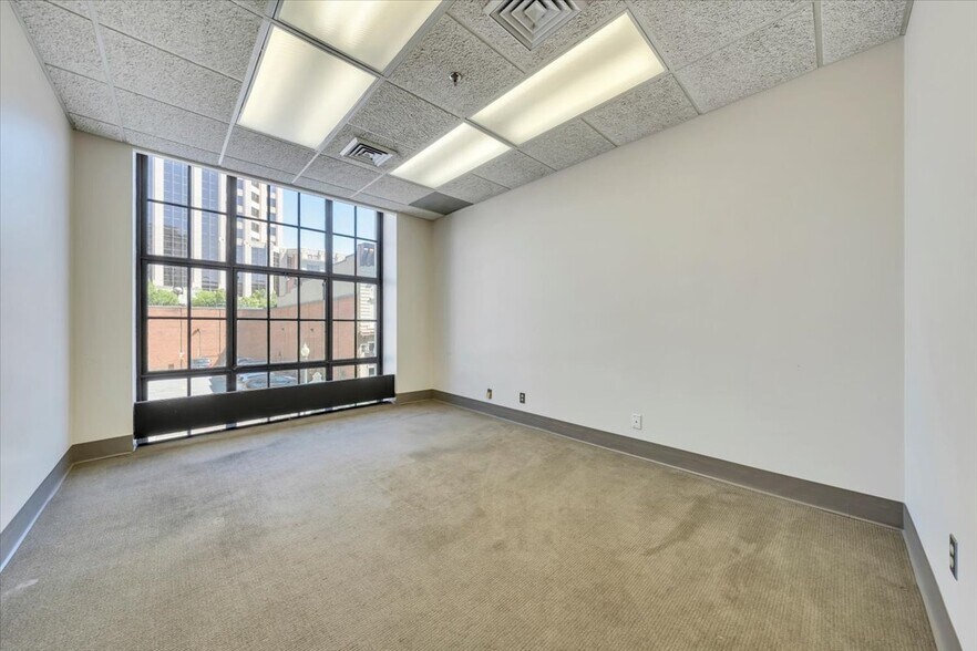 More Photos Of 202-204 S Jefferson St SE, Roanoke Office For Sale