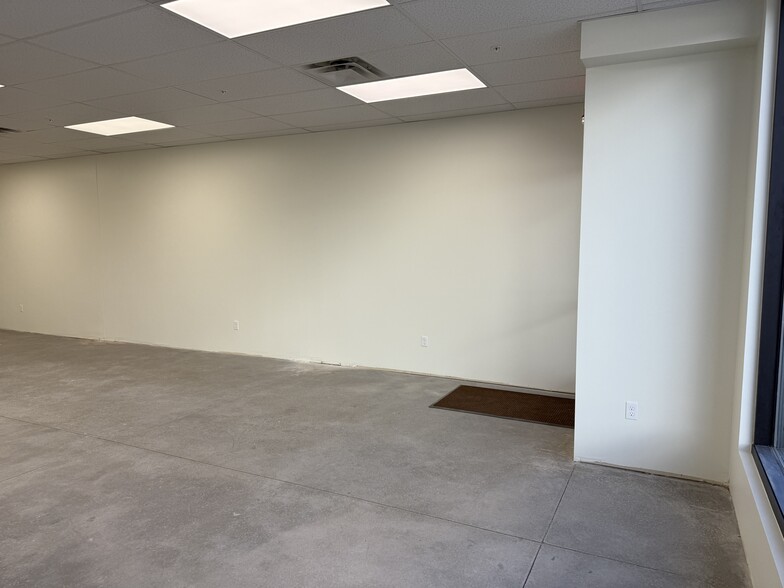 More Photos Of 205 Jasper Pl, Ridgway General Retail For Sale