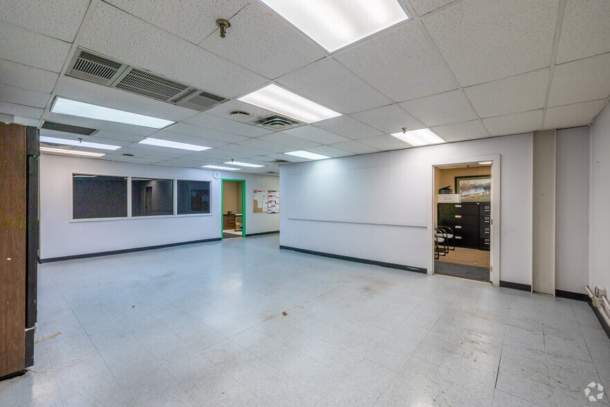 More Photos Of 1270 KY-192, London Refrigeration Cold Storage For Sale