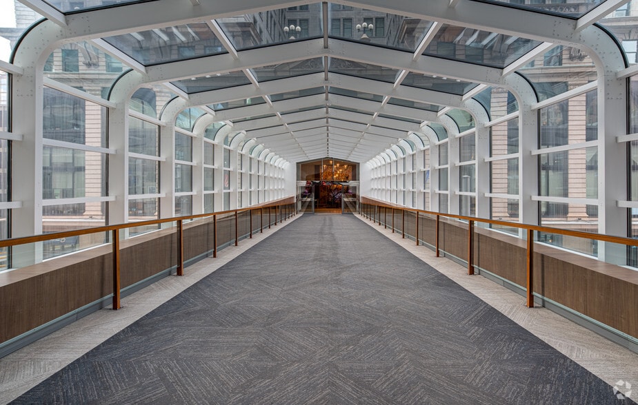 More Photos Of 100 S 5th St, Minneapolis Office For Lease