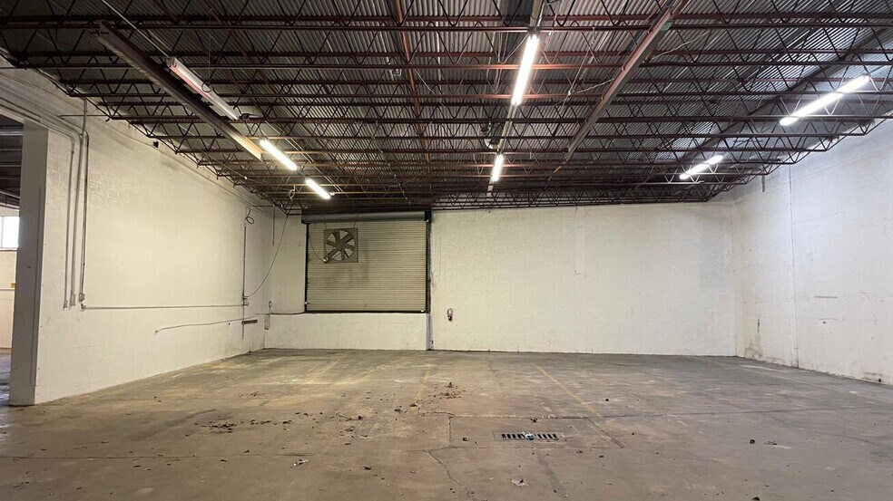 More Photos Of 1610-1614 S Dixie Hwy, Pompano Beach Warehouse For Sale