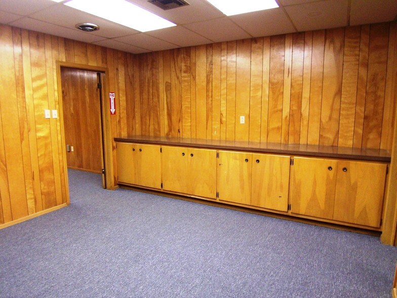 More Photos Of 1942 Williams Blvd, Kenner Office For Sale