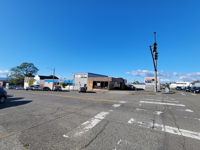 More Photos Of 1111 Hewitt Ave, Everett Apartments For Sale