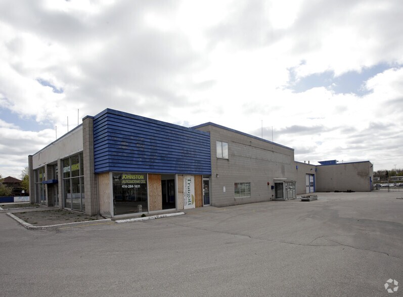 More Photos Of 4121 Kingston Rd, Toronto Auto Dealership For Sale