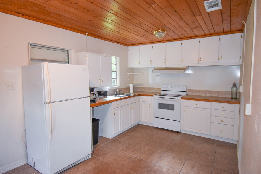 More Photos Of 19205 State Highway 181, Fairhope Office For Sale