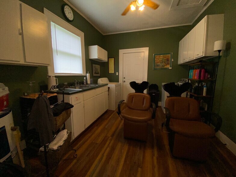 More Photos Of 716 Dekalb St, Camden Office For Sale