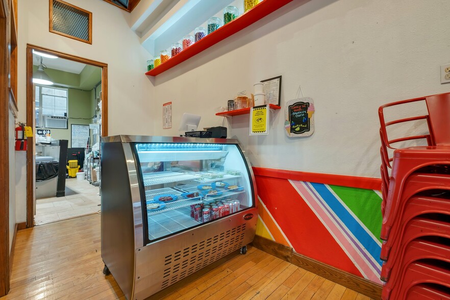 More Photos Of 114 All Saints St, Tallahassee Storefront Retail Office For Sale