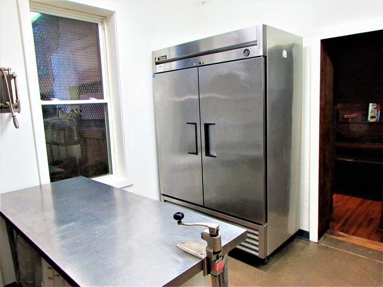 More Photos Of 6931 Gravois Ave, Saint Louis Restaurant For Lease