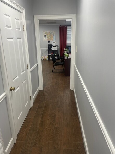 More Photos Of 1137 Alpharetta St, Roswell Office Residential For Lease
