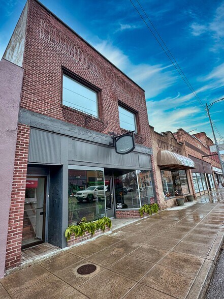 More Photos Of 111 2nd S Ave, Okanogan Storefront Retail Office For Sale