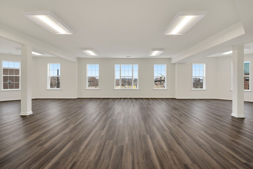 More Photos Of 3546 Worthington Blvd, Frederick Storefront Retail Office For Lease