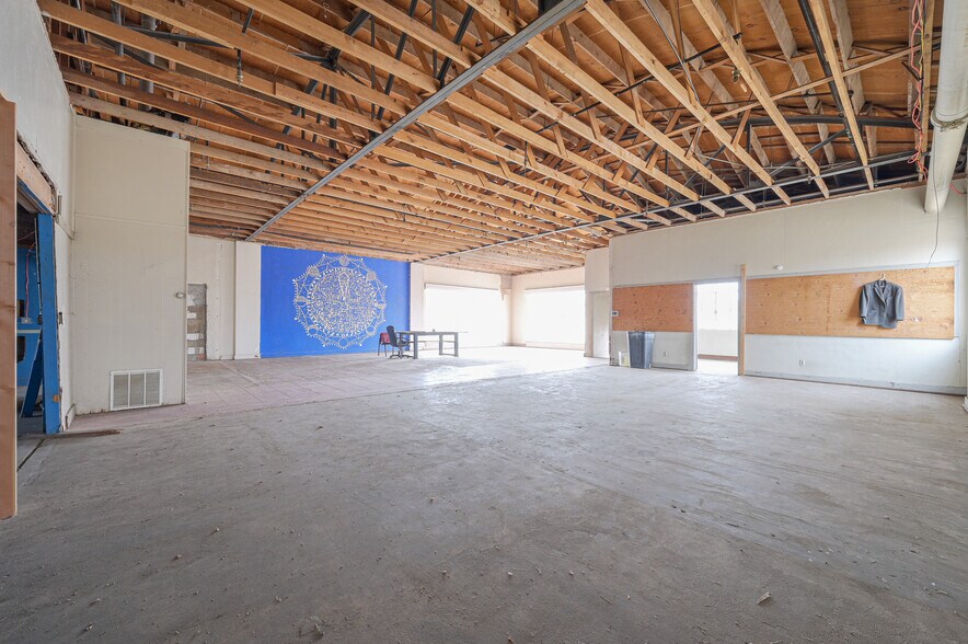 More Photos Of 1701 NW 5th St, Oklahoma City Warehouse For Sale