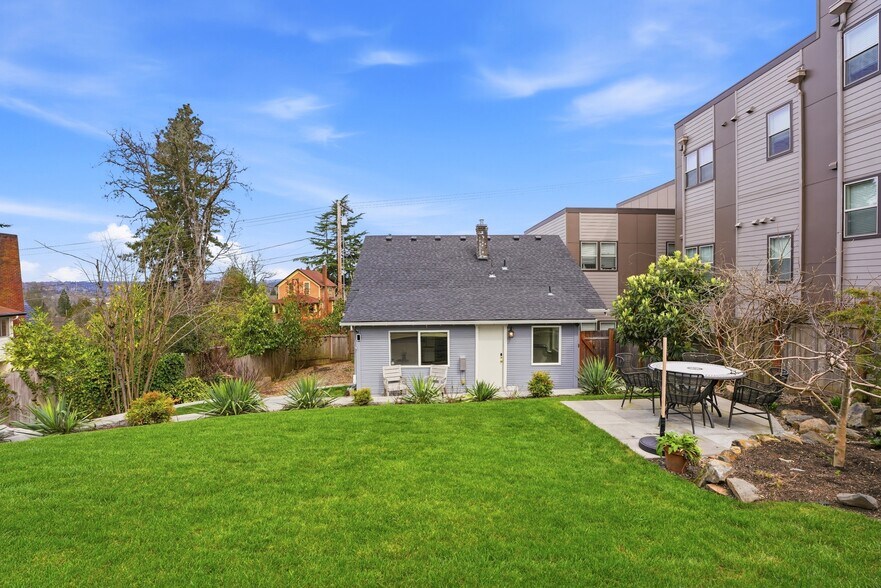 More Photos Of 1314 7th St, Oregon City Flex For Sale