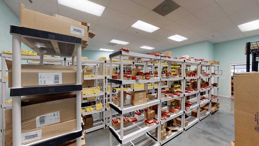 More Photos Of 2219 County Road 220, Middleburg General Retail For Sale