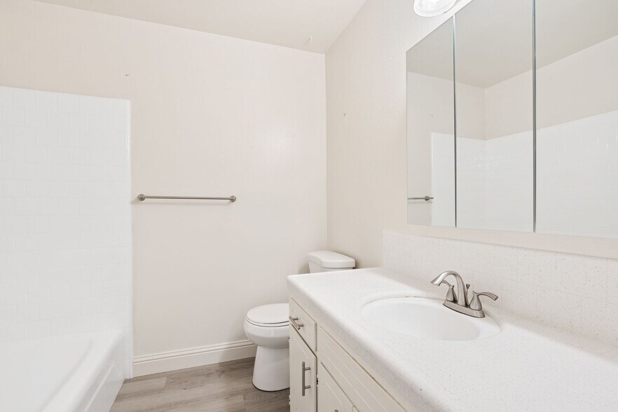 More Photos Of 3765-3785 N Millbrook Ave, Fresno Apartments For Sale