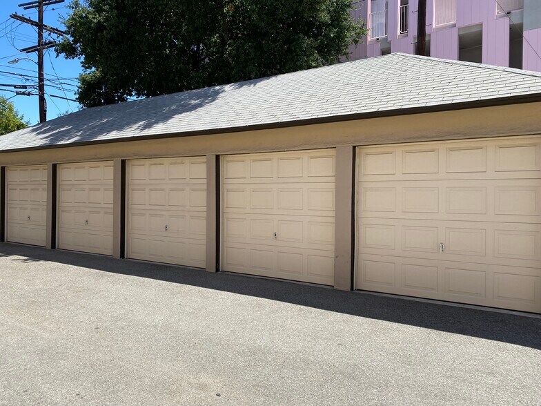 More Photos Of 1852-1862 N Edgemont St, Los Angeles Apartments For Sale