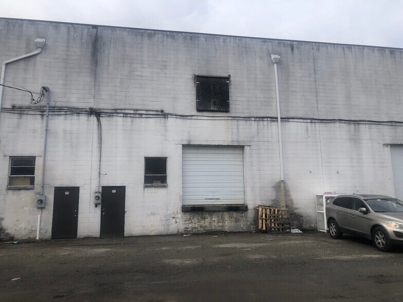 More Photos Of 19 Commerce Rd, Fairfield Warehouse For Lease