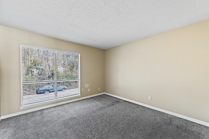 More Photos Of 856 Park Brook Trl, Birmingham Apartments For Sale