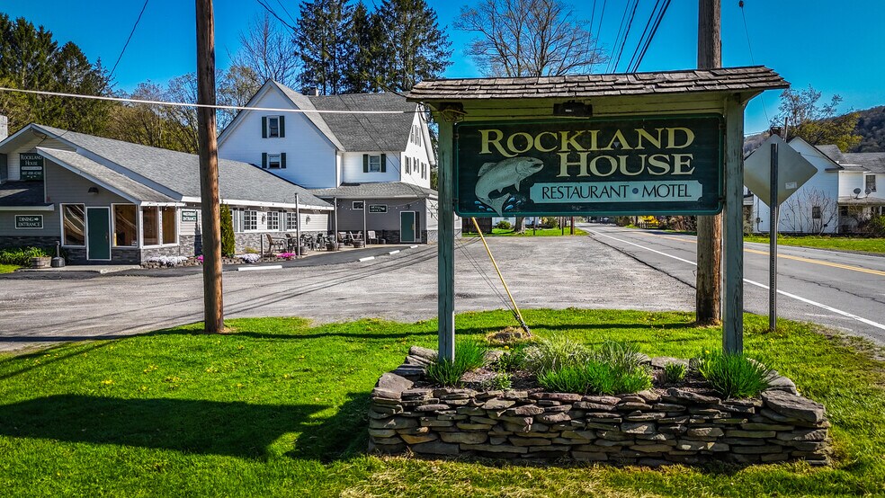 More Photos Of 159 Rockland Rd, Roscoe Hotel For Sale