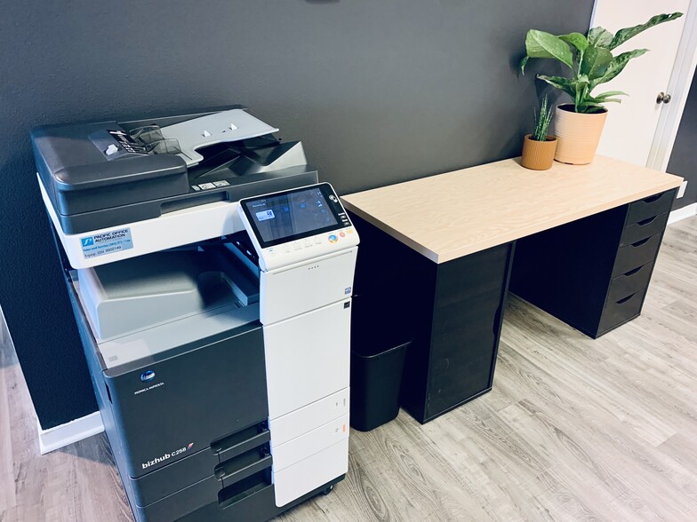 More Photos Of 146 Chemawa Rd N, Keizer Coworking Space