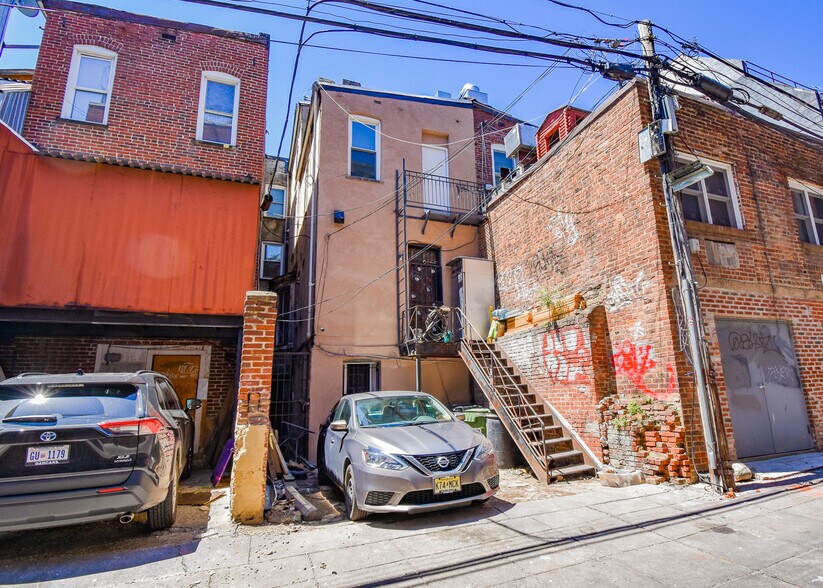 More Photos Of 2337 18th St NW, Washington Storefront Retail Residential For Lease