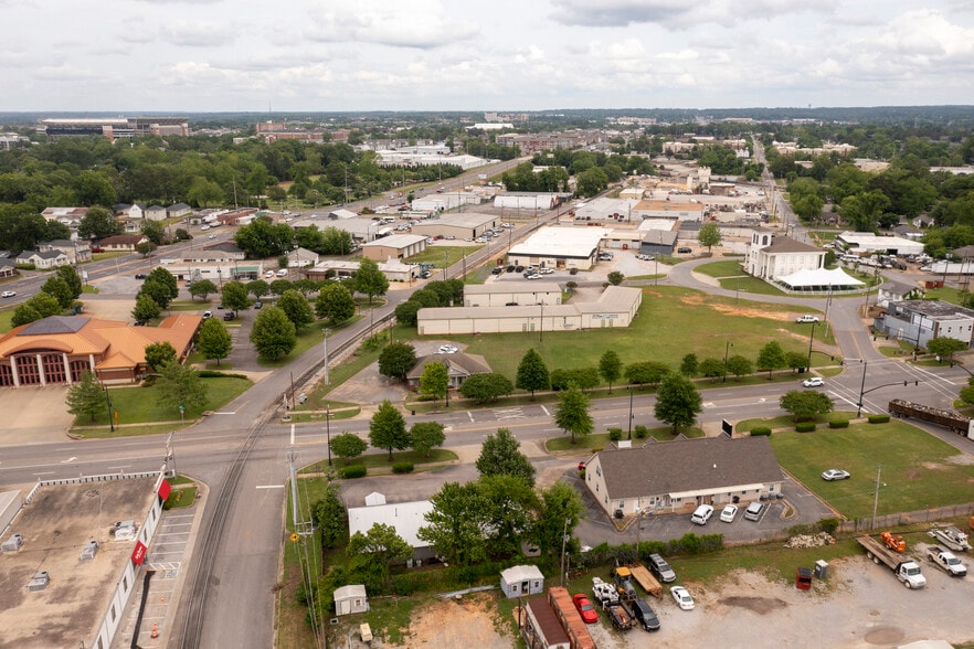 More Photos Of 1600 Greensboro Ave, Tuscaloosa Veterinarian Kennel For Sale