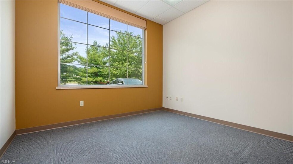 More Photos Of 61246 Southgate Rd, Cambridge Medical For Sale