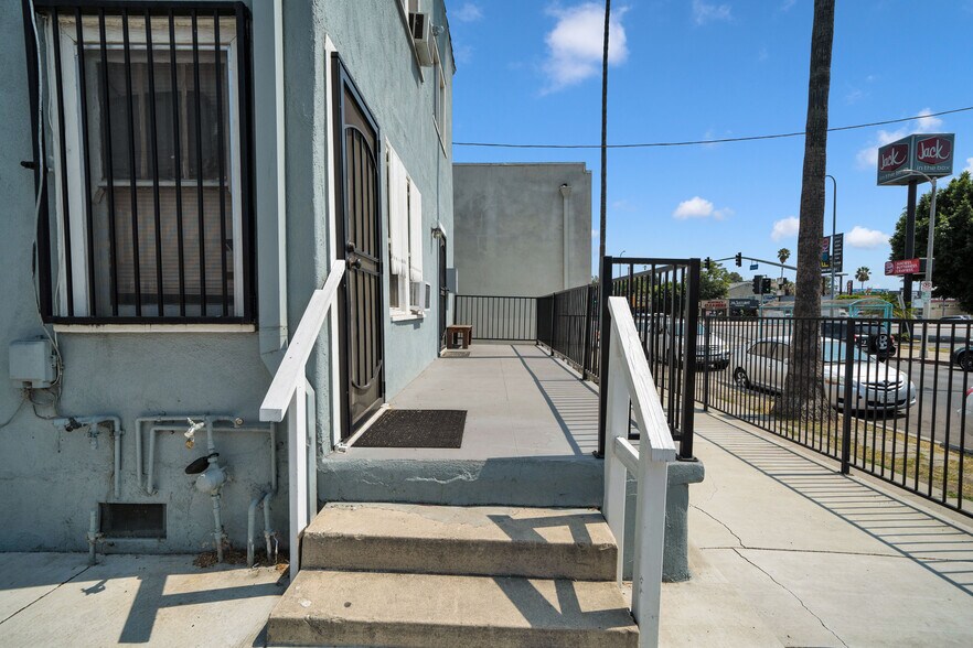 More Photos Of 4973-4975 N Huntington Dr, Los Angeles Storefront Retail Residential For Lease