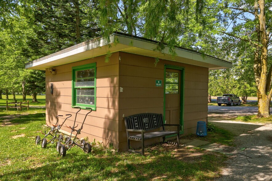 More Photos Of 5848 Griggs Rd, Caseville Specialty For Sale