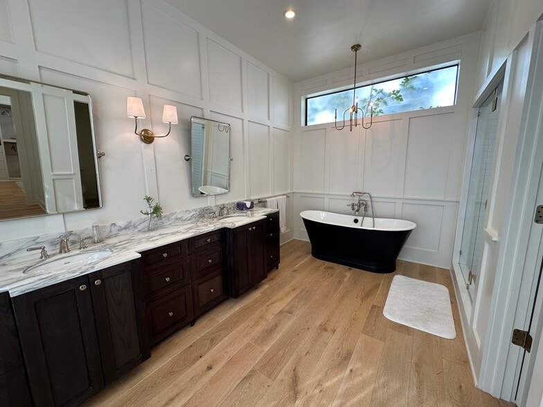 More Photos Of 4775 Memphis St, Dallas Light Distribution For Sale