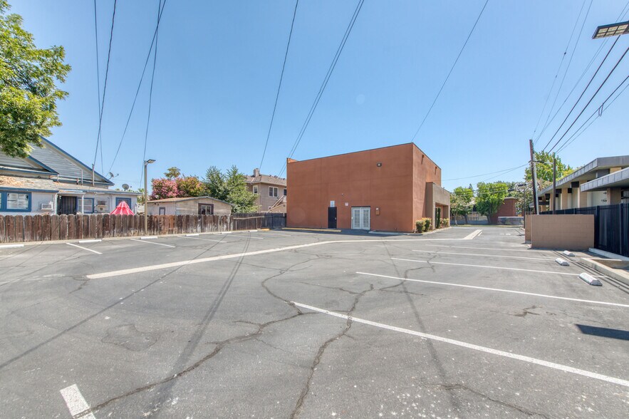 More Photos Of 1133 E Olive Ave, Fresno Office For Sale