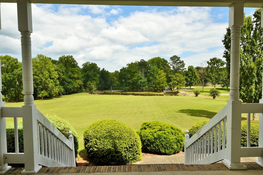 More Photos Of 10674 Wall Triana Hwy, Toney Hospitality For Sale
