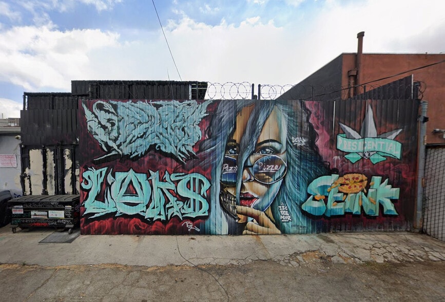 More Photos Of 615 N La Brea Ave, Los Angeles Restaurant For Sale