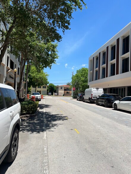 More Photos Of 4011 Salzedo St, Coral Gables Apartments For Lease