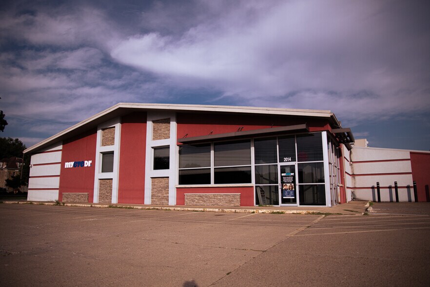 More Photos Of 2014 Dudley Ave, Parkersburg Medical For Sale