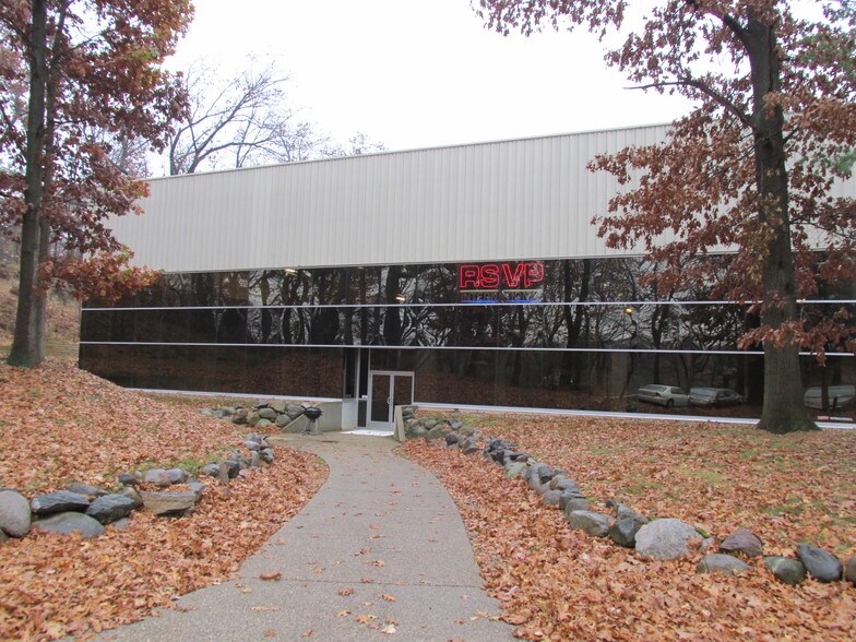 Primary Photo Of 8213 Neptune Dr, Kalamazoo Distribution For Lease